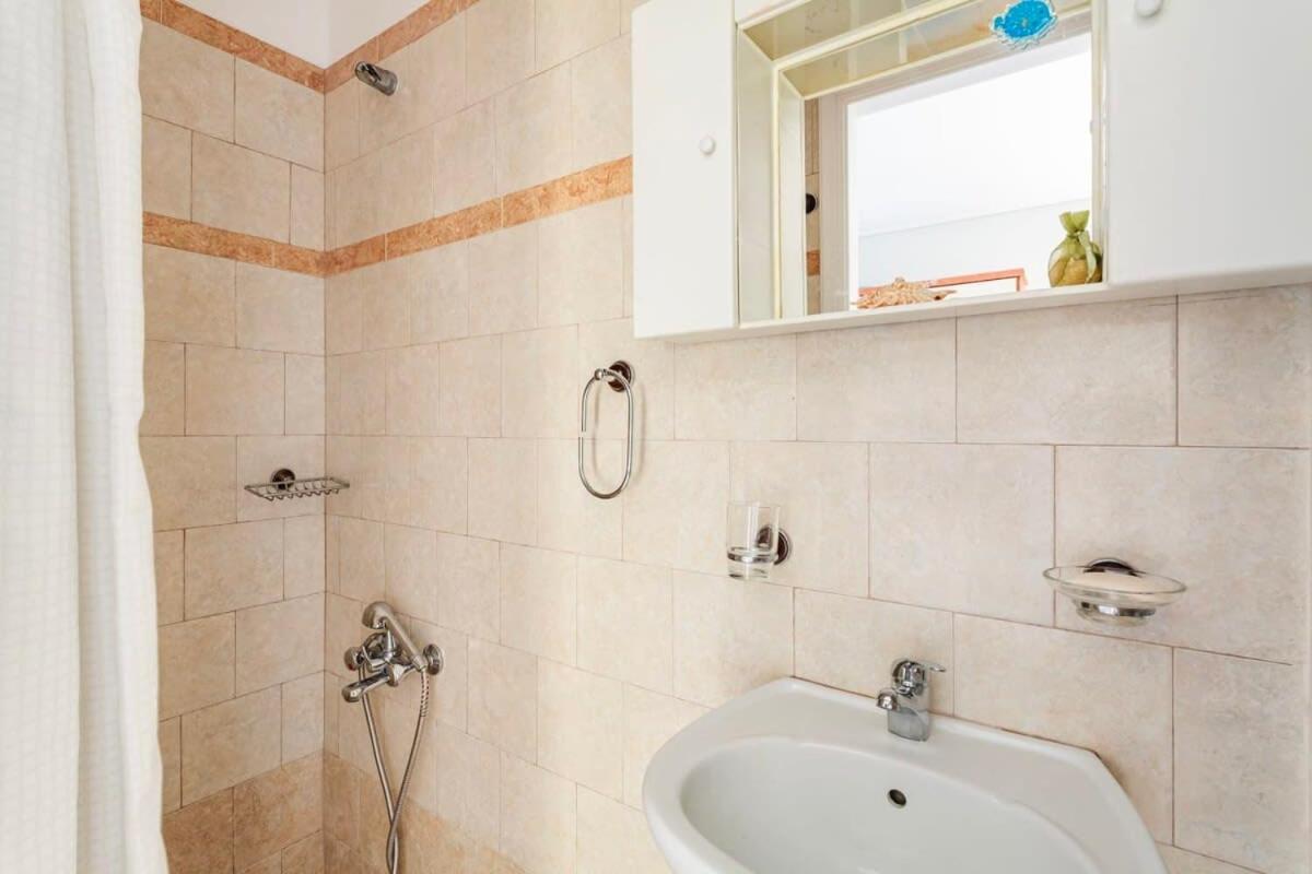 Villa Seaview Terrace Haven-Perfect Location By The Sea à Kalamata Extérieur photo