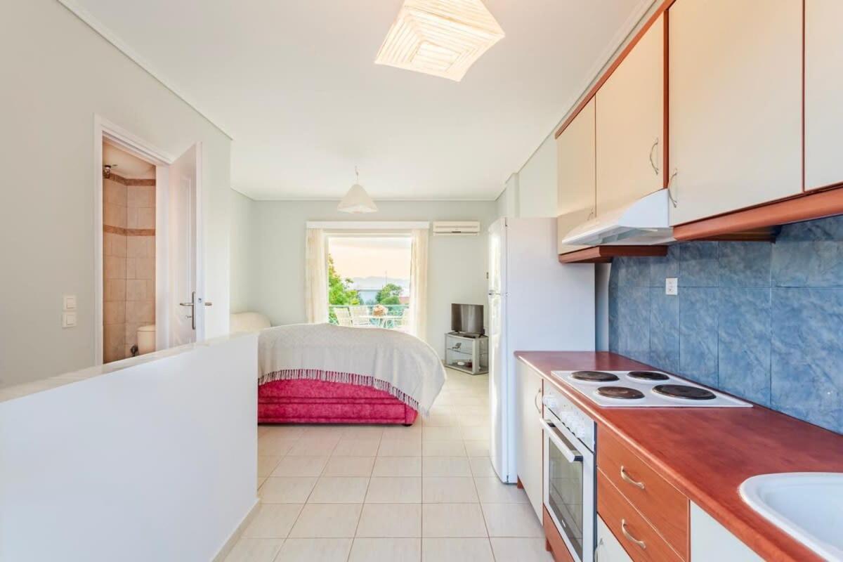 Villa Seaview Terrace Haven-Perfect Location By The Sea à Kalamata Extérieur photo