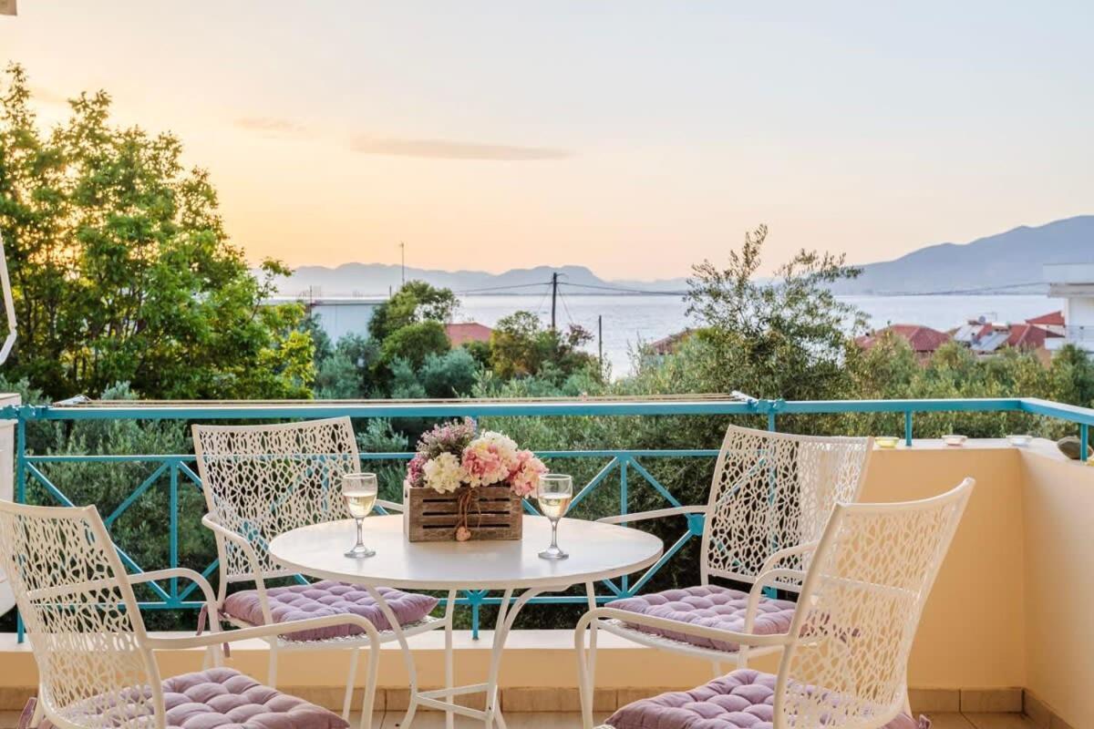 Villa Seaview Terrace Haven-Perfect Location By The Sea à Kalamata Extérieur photo